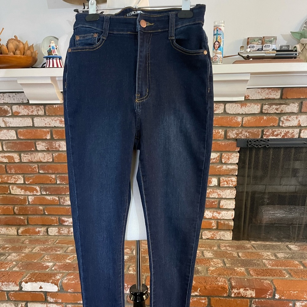 Fashion Nova Skinny Jeans 9-10